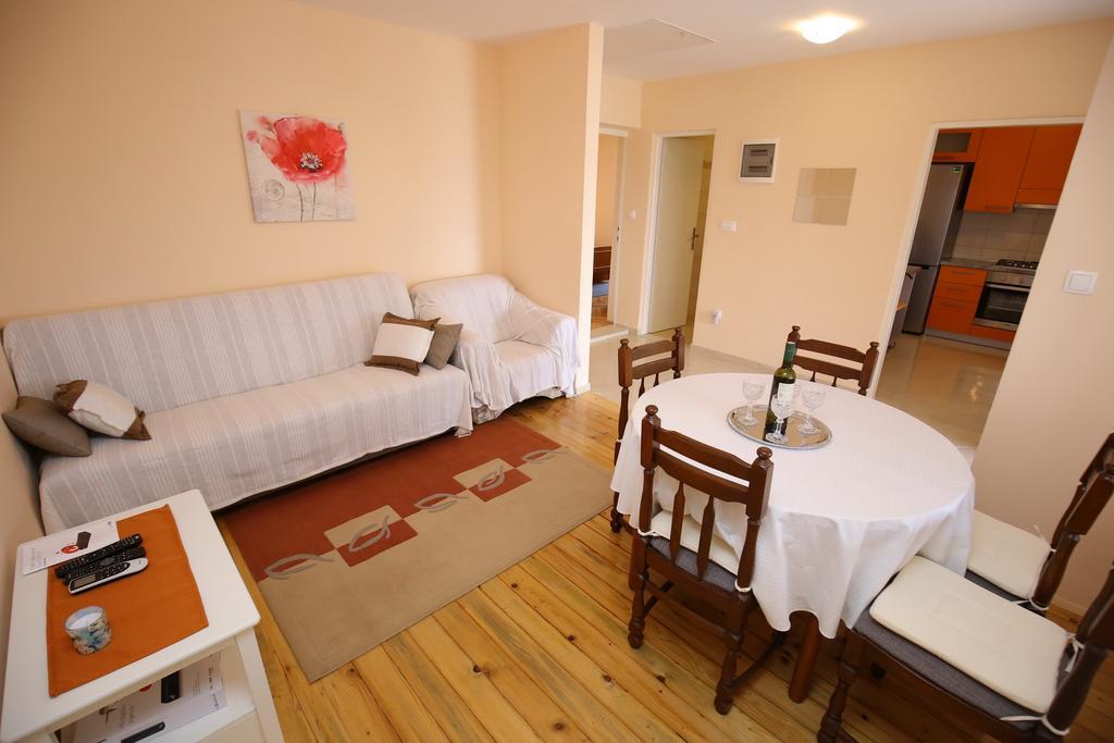 Apartment Marta Razanac Exterior photo